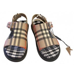 Burberry (Unisex) boys/girls sandals.